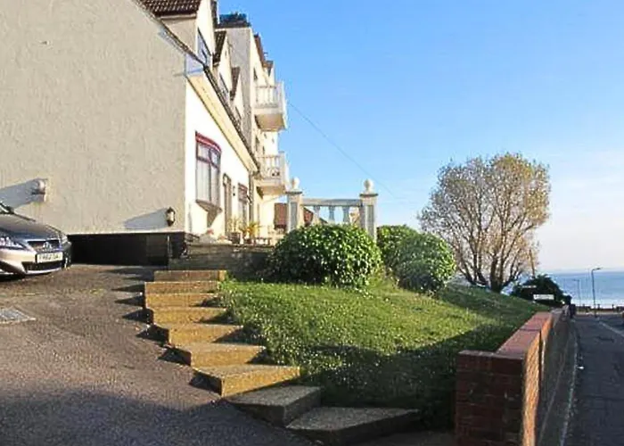 3Br Shorefield Cottage With Parking, Terrace, Sea View! Nr The Beach & Cliffs Pavillion By Luxiety Stays Serviced Accommodation