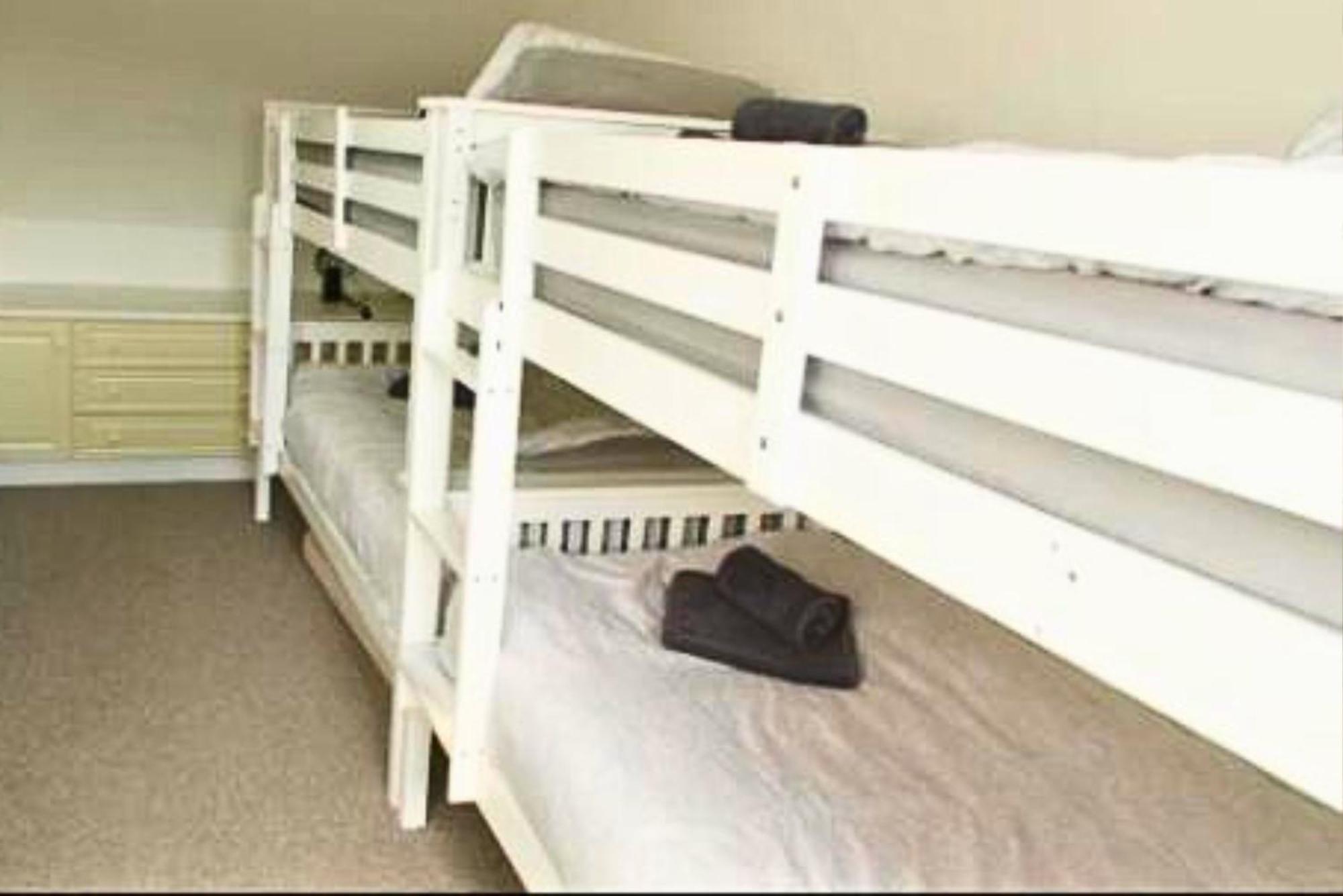 Holiday home 3br Shorefield With Parking, Terrace, Sea View! Nr The & Cliffs Pavillion By Luxiety Serviced *