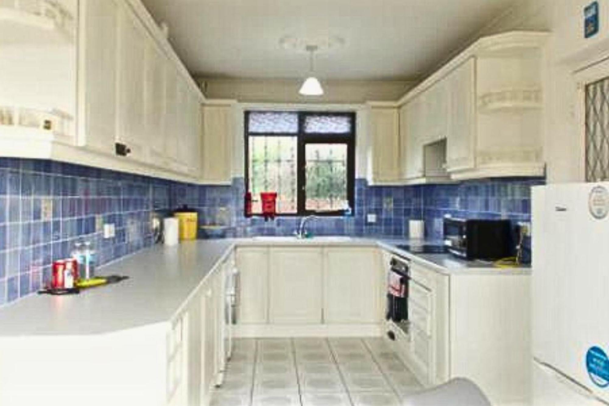 3br Shorefield With Parking, Terrace, Sea View! Nr The & Cliffs Pavillion By Luxiety Serviced Holiday home Southend-on-Sea