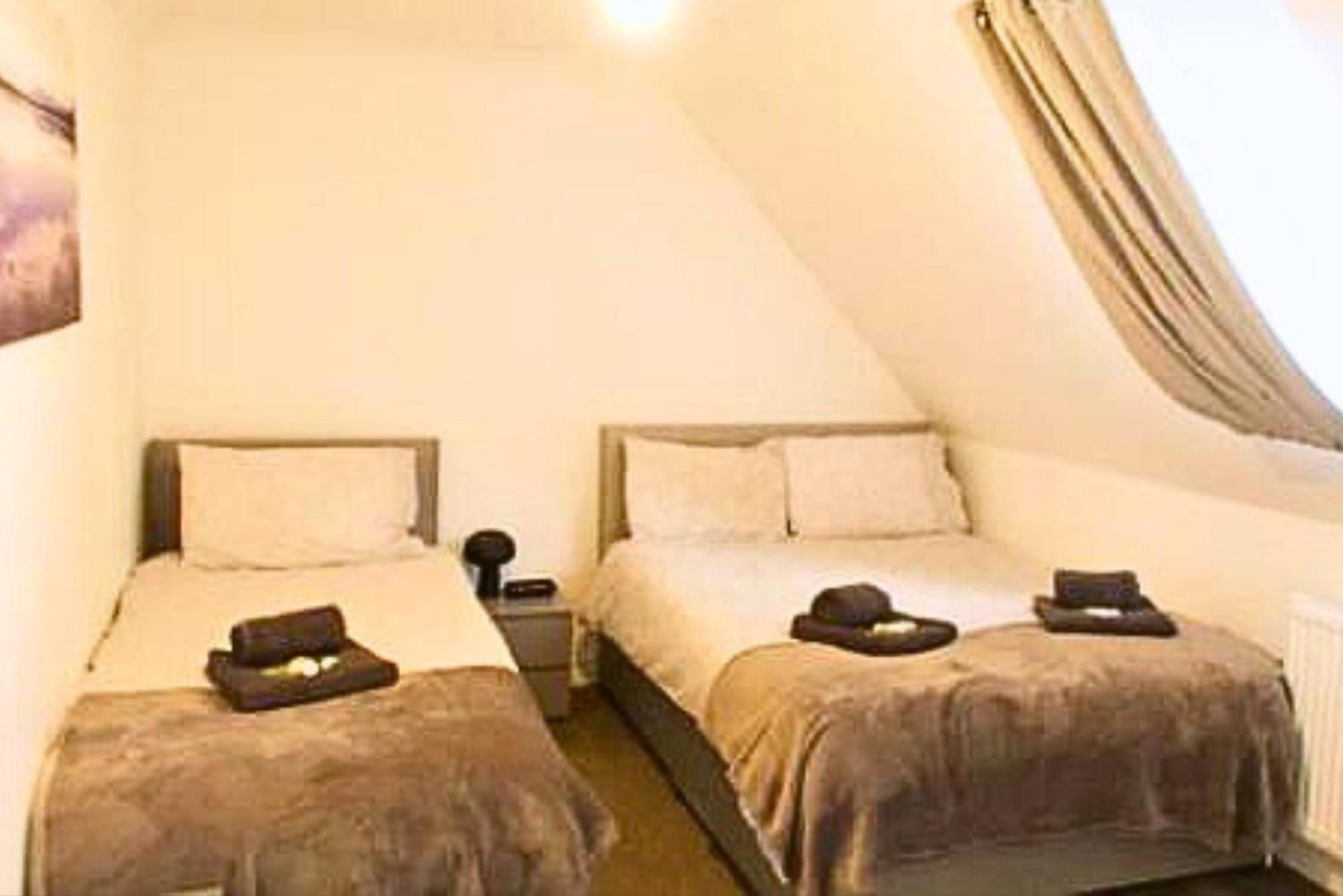 3br Shorefield With Parking, Terrace, Sea View! Nr The & Cliffs Pavillion By Luxiety Serviced Southend-on-Sea