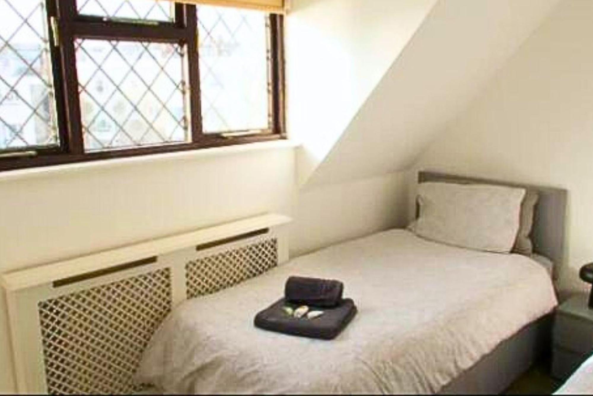 3br Shorefield With Parking, Terrace, Sea View! Nr The & Cliffs Pavillion By Luxiety Serviced