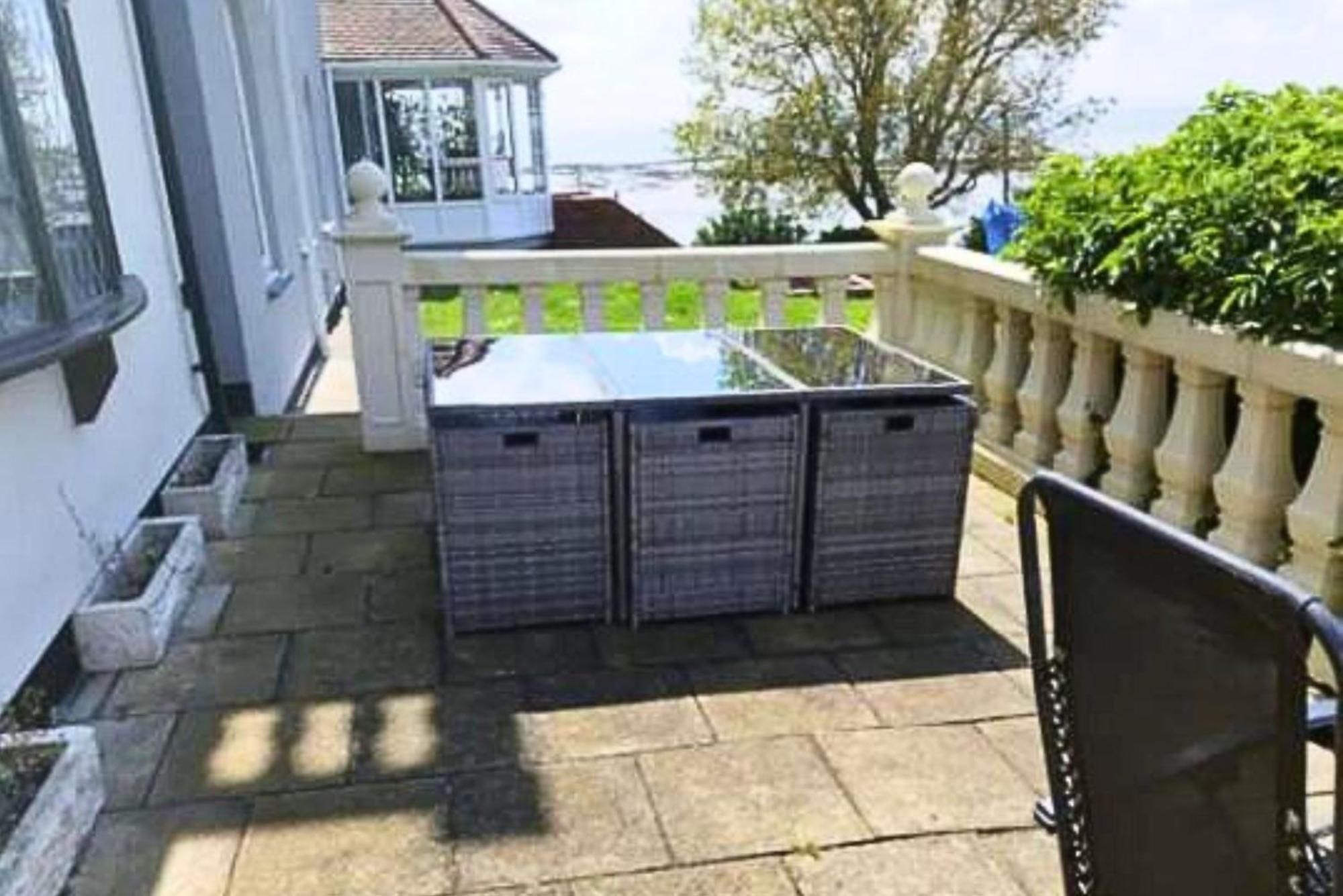 Holiday home 3br Shorefield With Parking, Terrace, Sea View! Nr The & Cliffs Pavillion By Luxiety Serviced *