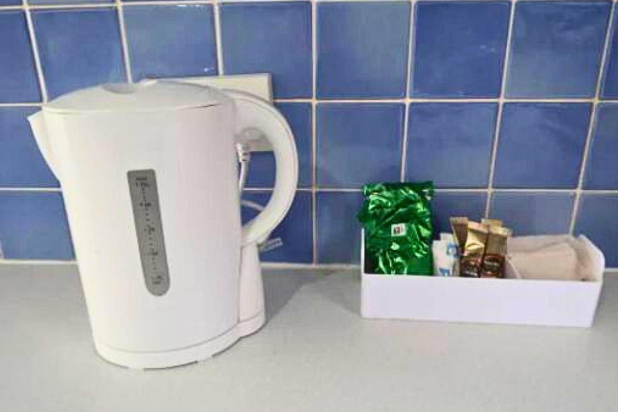 Holiday home 3br Shorefield With Parking, Terrace, Sea View! Nr The & Cliffs Pavillion By Luxiety Serviced Southend-on-Sea